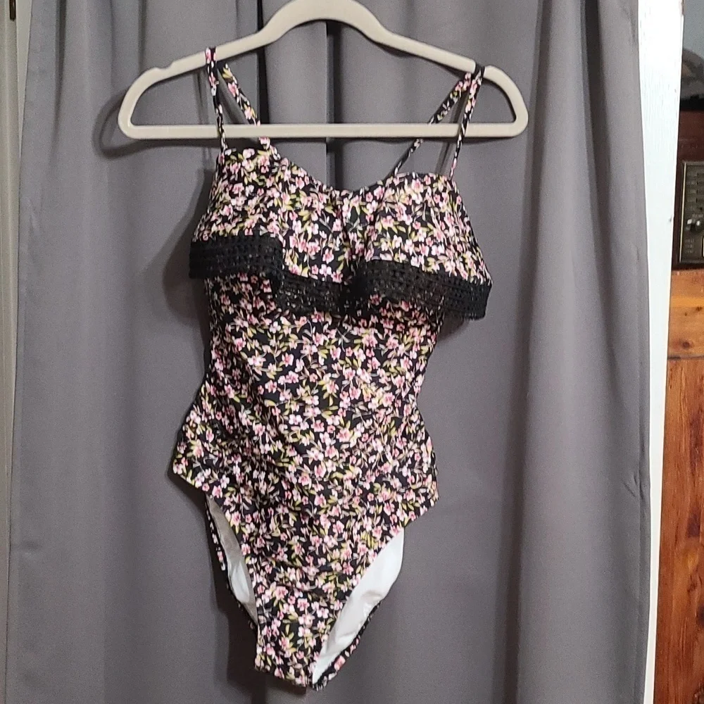 NWOT Kona Sol Womens Swimsuit Black Pink‎ Floral Ruffle Adjustable Straps Sz L